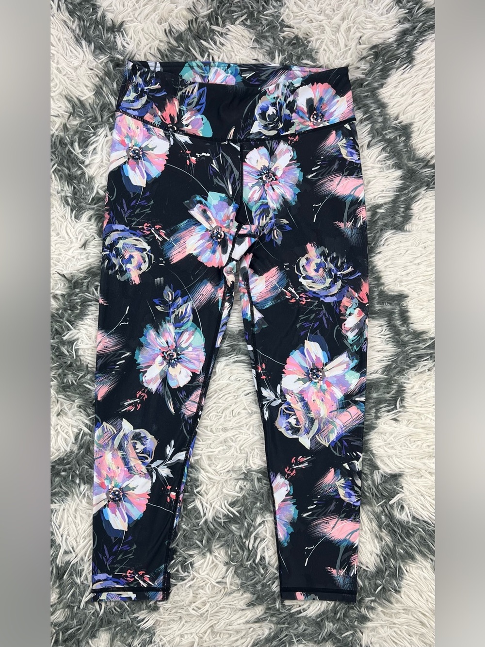 Fabletics Women’s Mid-Rise Printed Powerlite Floral Capri Leggings Size Small